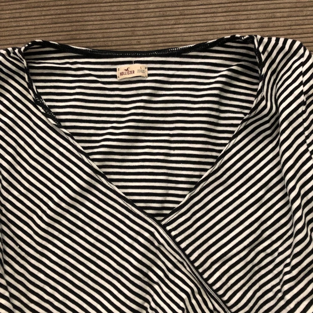 Black and white stripe crop top - Picture 2 of 3